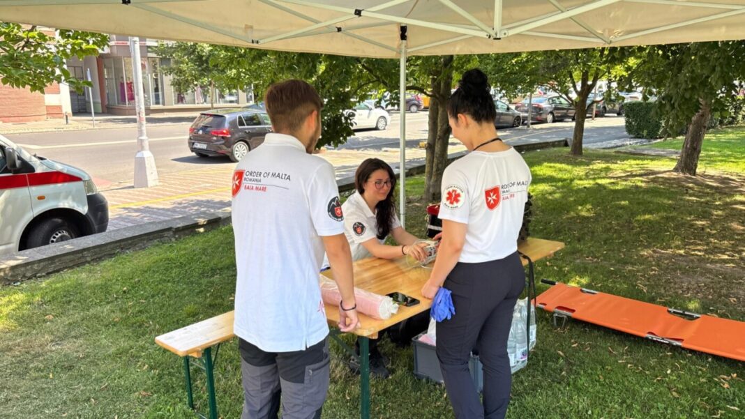 Puncte de prim ajutor și hidratare deschise în Baia Mare pe fondul caniculei
