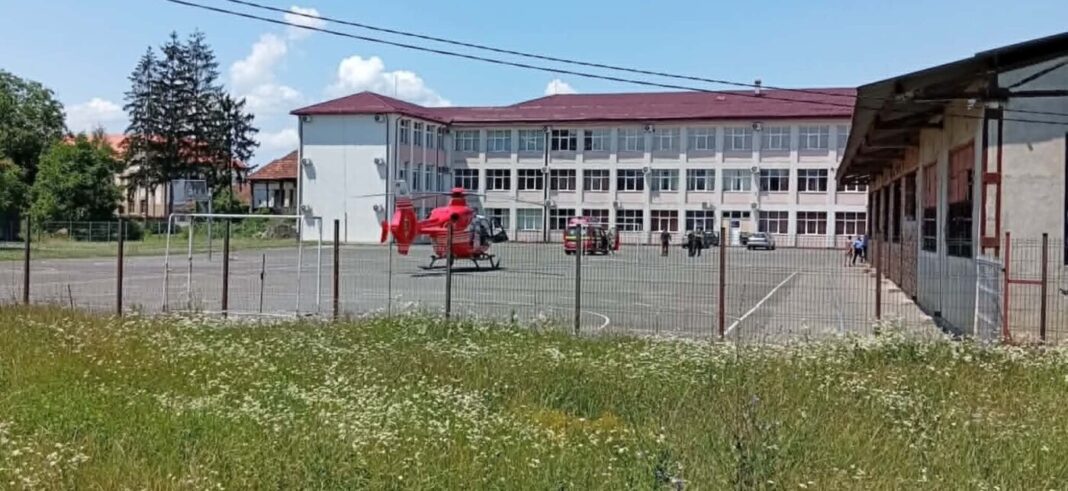EXCLUSIV: Copilaș de 12 ani preluat de elicopterul SMURD la Șomcuta Mare! A căzut cu trotineta electrică (video)