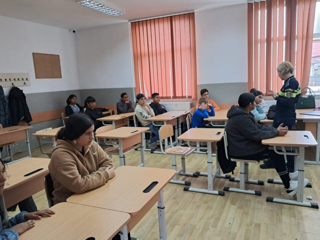 Acțiuni ale polițiștilor la unitățișe școlare din Șomcuta Mare