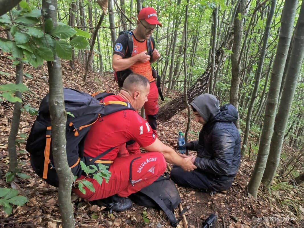 Două misiuni contracronometru ale Salvamont Maramureș: un adolescent rătăcit și un ucrainean salvat cu elicopterul