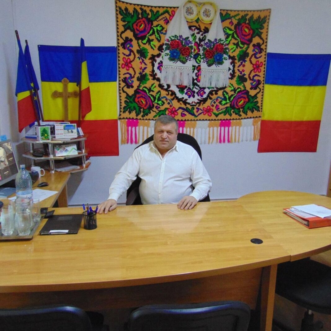 EXCLUSIV: Primarul din Oncești implicat într-un accident. Doi minori aflați pe un scuter au fost răniți