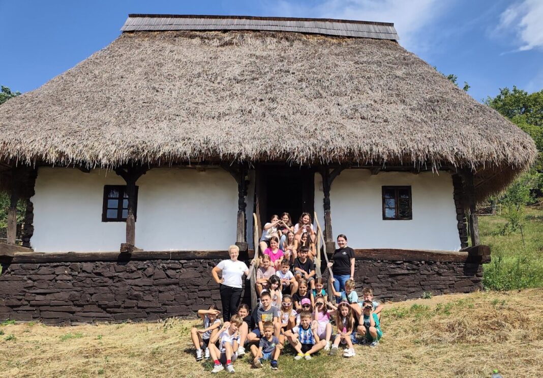 O zi în satul de odinioară: Povești, tradiții și creativitate la Muzeul Satului Baia Mare