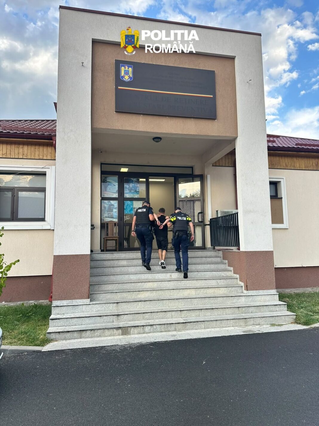 Minor de 16 ani, reținut pentru tâlhărie calificată după un jaf în Cavnic