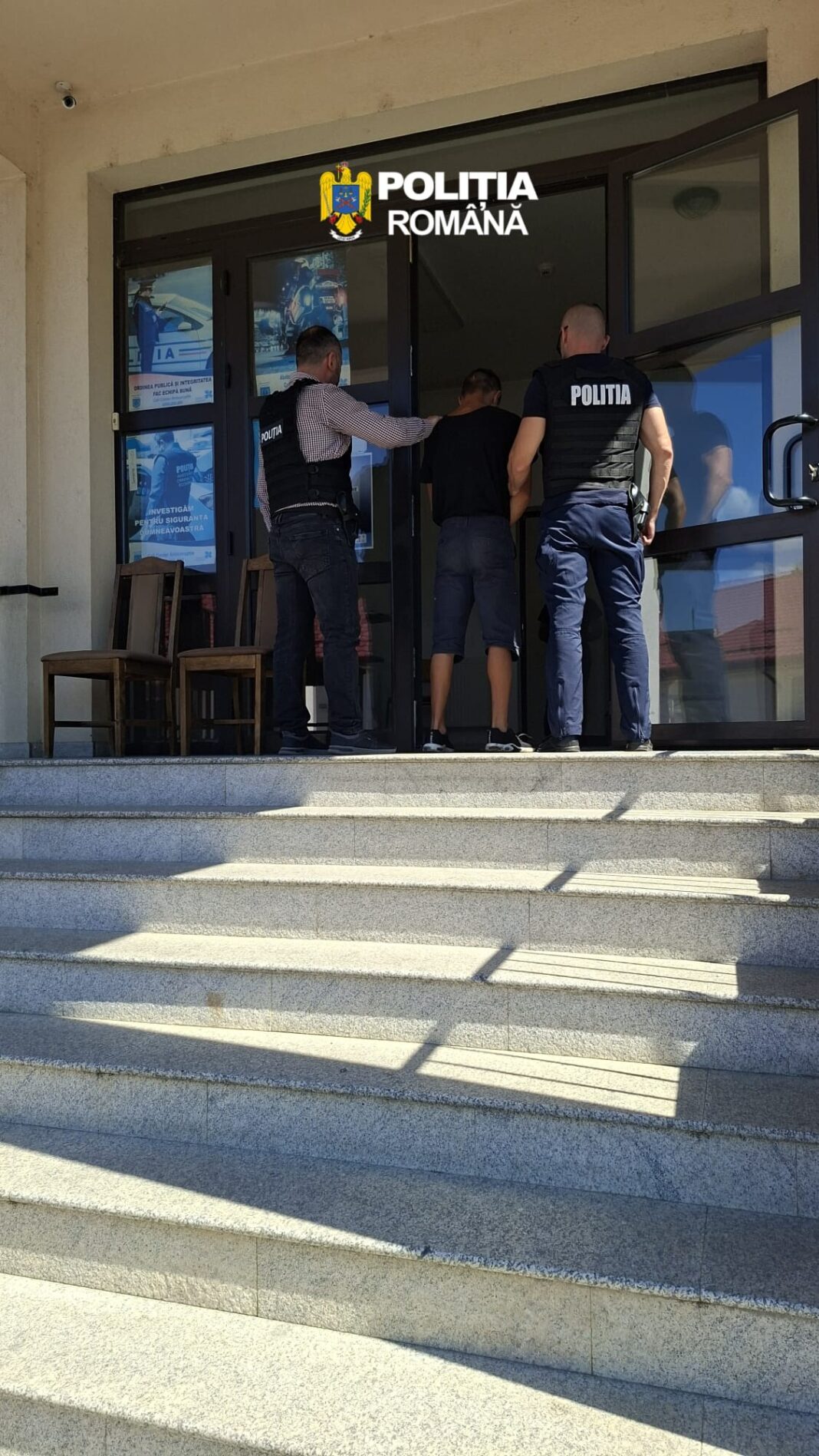 Angel (24 de ani), arestat preventiv după o tâlhărie pe bulevardul Decebal din Baia Mare. Prejudiciul: 5.500 de lei (actualizare)
