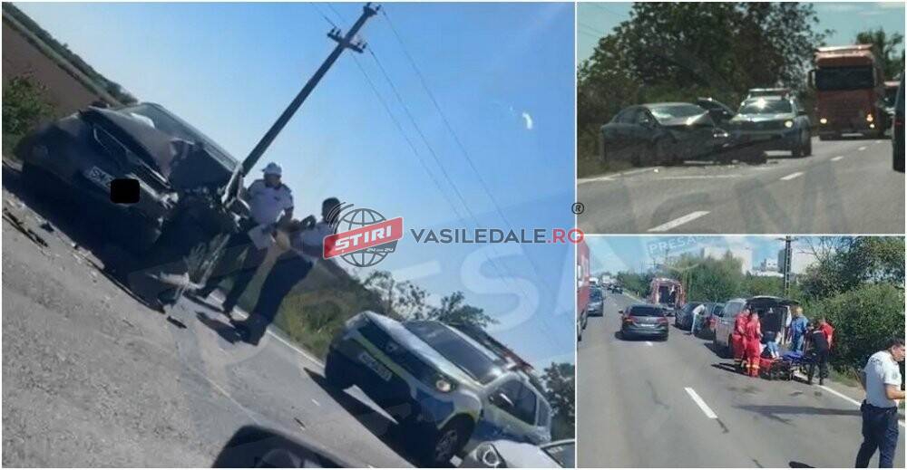 Ambulanță privată din Maramureș lovită între Satu Mare și Botiz, șoferul vinovat a fugit. Pacienta transportată rănită. Alte 3 mașini avariate (foto/video)