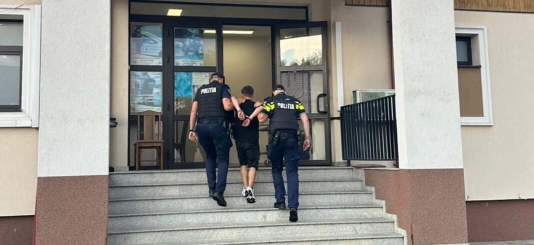 Adolescentul de 16 ani care a jefuit un căvnicar a fost arestat preventiv. A avut un COMPLICE, un alt minor de 17 ani!