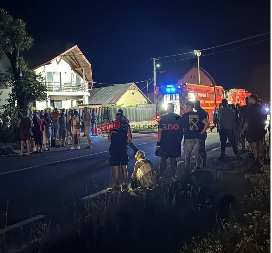 Incendiu puternic la o casă din Crăciunești: O fetiță de 2 ani și mama ei, evacuate. O altă victimă este inconștientă (foto)