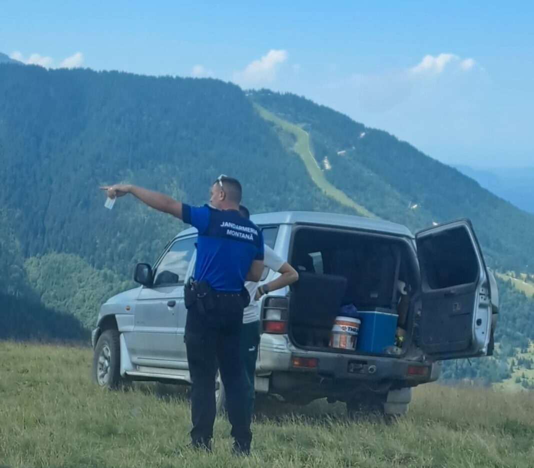 ATENȚIE! Accesul neautorizat cu ATV-uri și autoturisme 4×4 în ariile naturale protejate și pe pajiștile alpine este STRICT INTERZIS