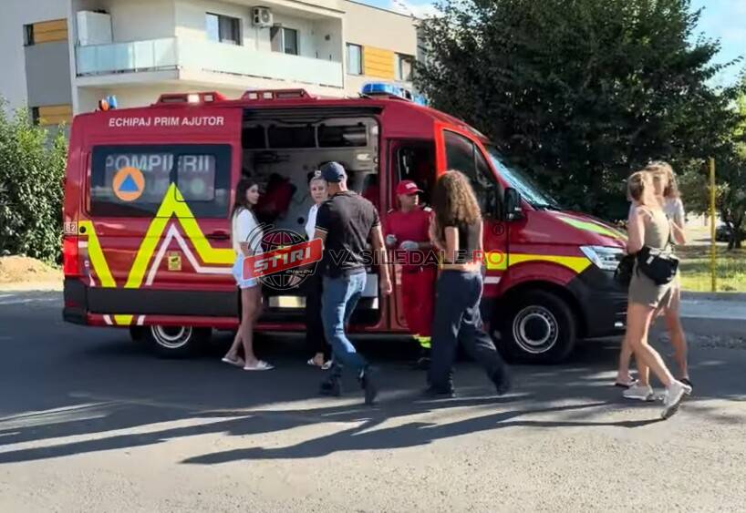 Doi adolescenți răniți pe o trotinetă electrică în Baia Mare – video