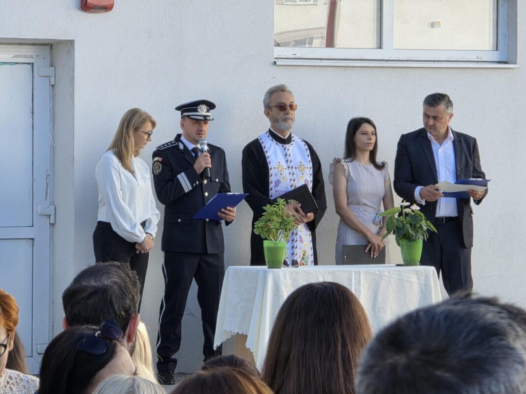 ASTĂZI ȘI ÎN CONTINUARE, POLIȚIȘTII, ALĂTURI DE PĂRINȚI, CADRE DIDACTICE ȘI ELEVI PENTRU SIGURANȚA ÎN MEDIUL ȘCOLAR