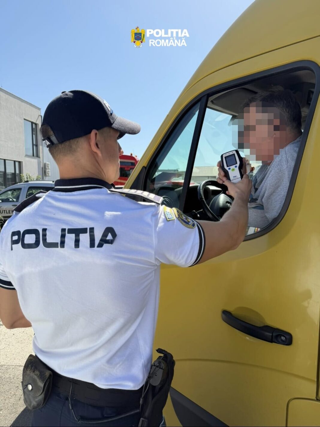 ÎN TRAFIC: Controale în Maramureș la transportul școlar. A condus o mașină neînmatriculată și fără permis, dosar penal la Sighet. Peste 100 de autovehicule verificate la Ulmeni