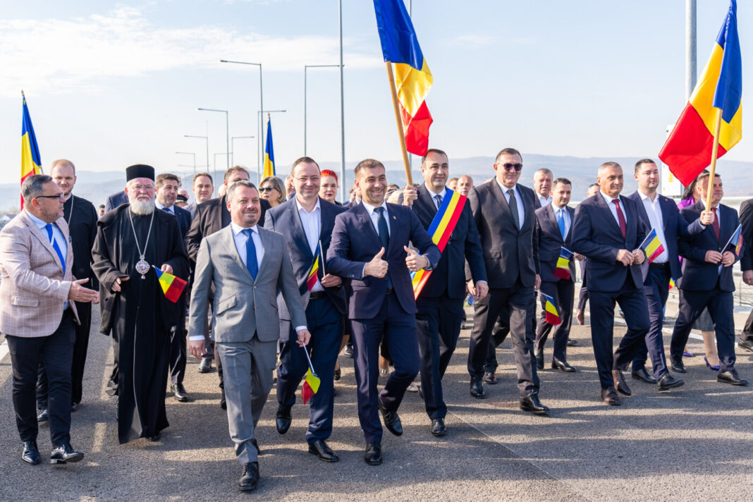 COMUNICAT CJ MARAMUREȘ: O zi istorică pentru Maramureș: noul pod peste Tisa a fost deschis circulației. Maramureșul și Transcarpatia propun împreună ca acesta să poarte numele „Podul Maramureș – Transcarpatia”